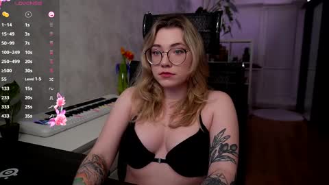 Snapshot of remywild chatting on February 16, 6:10 pm RemyWild online show from February 16, 6:10 pm