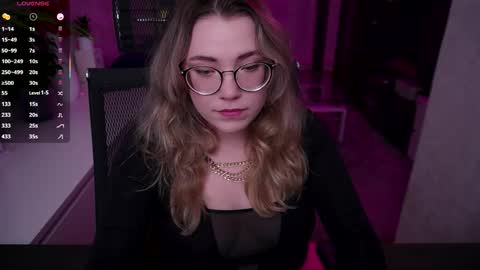 Snapshot of remywild chatting on November 14, 6:17 pm RemyWild online show from November 14, 6:17 pm