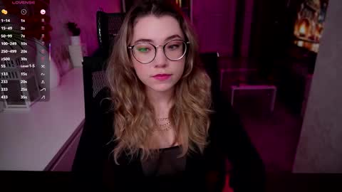 Snapshot of remywild chatting on December 20, 5:42 pm RemyWild online show from December 20, 5:42 pm