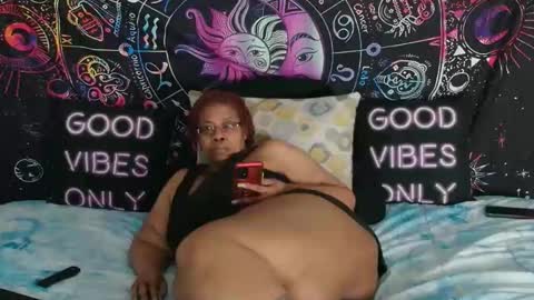 Snapshot of renaecumsalot chatting on April 18, 7:18 pm RenaeCumsAlot online show from April 18, 7:18 pm