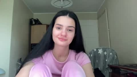 Snapshot of renata_a1 chatting on July 5, 9:27 am Renata online show from July 5, 9:27 am