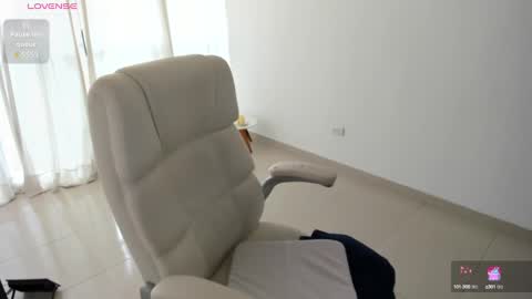 Snapshot of renata_t_ chatting on February 27, 1:17 pm RENATA online show from February 27, 1:17 pm