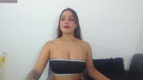 Snapshot of renatabrownn28 chatting on May 1, 5:56 am renatabrownn28 online show from May 1, 5:56 am