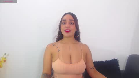 Snapshot of renatabrownn28 chatting on May 5, 5:43 pm renatabrownn28 online show from May 5, 5:43 pm