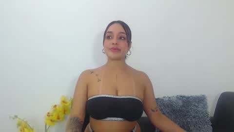 Snapshot of renatabrownn28 chatting on June 2, 5:53 am renatabrownn28 online show from June 2, 5:53 am