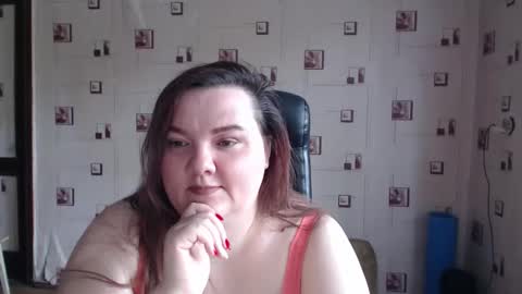 renataoia online show from February 14, 9:50 am