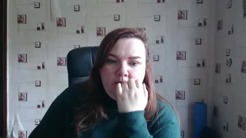 renataoia online show from April 12, 11:04 am