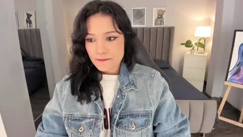 Snapshot of renee_shelby_ chatting on December 2, 11:07 pm Renee Shelby online show from December 2, 11:07 pm