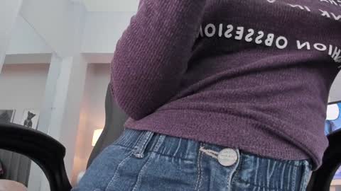 Snapshot of renee_shelby_ chatting on December 6, 9:13 pm Renee Shelby online show from December 6, 9:13 pm