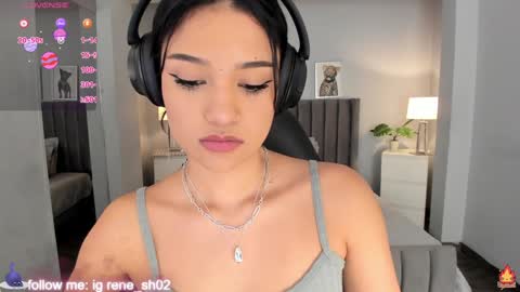 Snapshot of renee_shelby_ chatting on December 18, 8:57 pm Renee Shelby online show from December 18, 8:57 pm