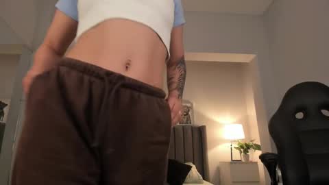 Snapshot of renee_shelby_ chatting on February 21, 12:05 am Renee Shelby online show from February 21, 12:05 am