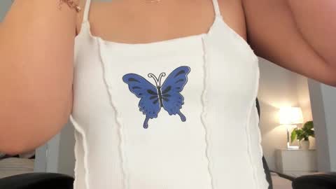 Snapshot of renee_shelby_ chatting on February 25, 9:02 pm Renee Shelby online show from February 25, 9:02 pm