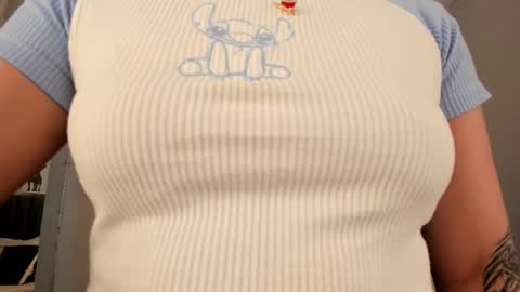 Snapshot of renee_shelby_ chatting on March 11, 9:59 pm Renee Shelby online show from March 11, 9:59 pm