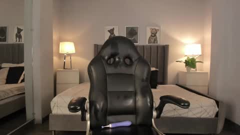 Snapshot of renee_shelby_ chatting on March 12, 1:03 am Renee Shelby online show from March 12, 1:03 am