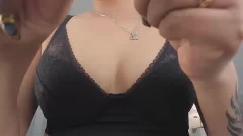 Snapshot of renee_shelby_ chatting on September 10, 8:09 pm Renee Shelby online show from September 10, 8:09 pm