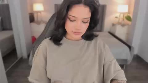 Snapshot of renee_shelby_ chatting on September 11, 9:26 pm Renee Shelby online show from September 11, 9:26 pm