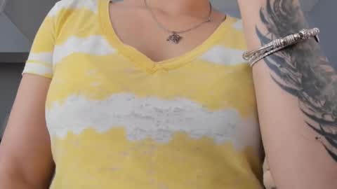 Snapshot of renee_shelby_ chatting on October 3, 10:07 pm Renee Shelby online show from October 3, 10:07 pm