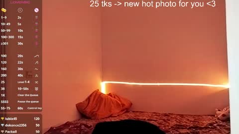 Lolly online show from April 10, 4:12 pm