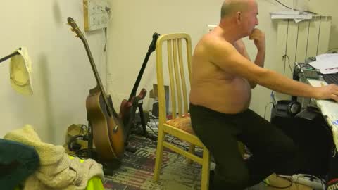 Snapshot of renefr chatting on November 24, 7:19 am renefr online show from November 24, 7:19 am