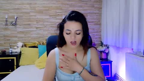 renesmesweet online show from February 18, 11:44 am