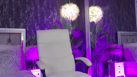 renesmesweet online show from March 21, 6:40 am