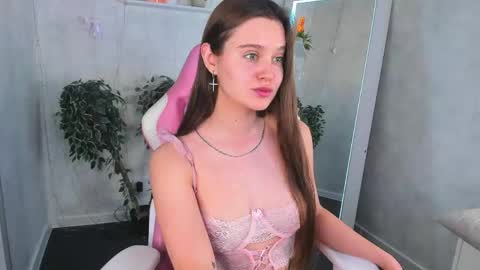 Snapshot of renesmy_black chatting on May 30, 12:19 am Renesmy online show from May 30, 12:19 am