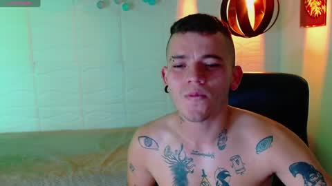 Snapshot of rennesanti chatting on January 5, 12:21 pm R E N E online show from January 5, 12:21 pm