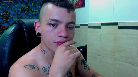 Snapshot of rennesanti chatting on January 12, 5:13 am R E N E online show from January 12, 5:13 am