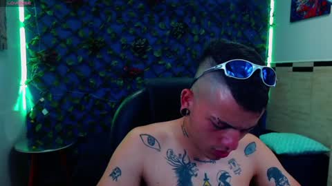 Snapshot of rennesanti chatting on January 19, 1:44 pm R E N E online show from January 19, 1:44 pm