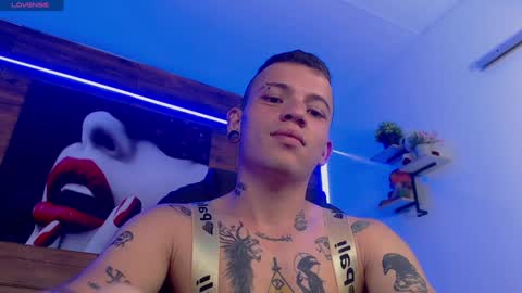 Snapshot of rennesanti chatting on January 22, 11:32 pm R E N E online show from January 22, 11:32 pm