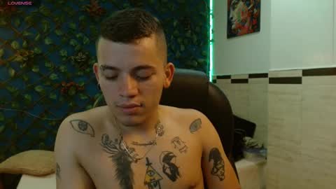 Snapshot of rennesanti chatting on September 9, 3:17 am R E N E online show from September 9, 3:17 am