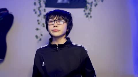 rennuts online show from December 4, 4:49 pm