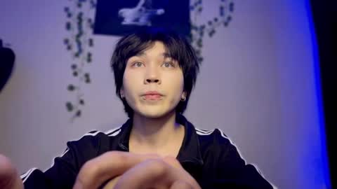 rennuts online show from December 5, 9:39 pm