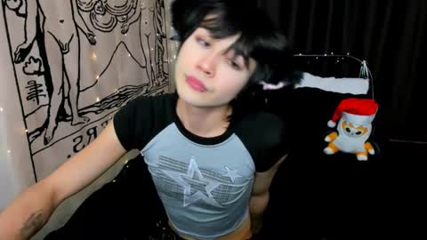 rennuts online show from December 25, 5:26 pm