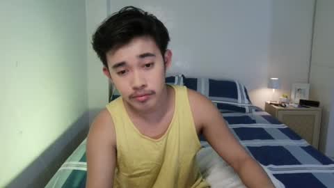 rnezamora online show from April 8, 9:59 pm