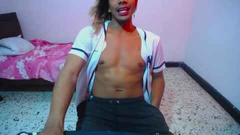 Snapshot of restrainged chatting on December 6, 10:16 am Rest online show from December 6, 10:16 am