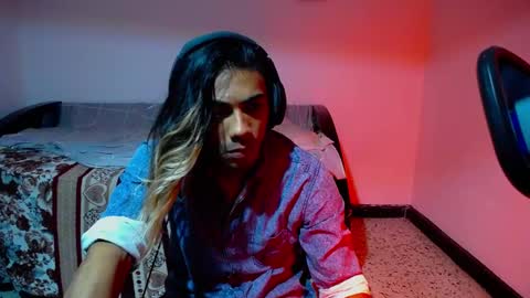 Snapshot of restrainged chatting on January 25, 7:49 am Rest online show from January 25, 7:49 am