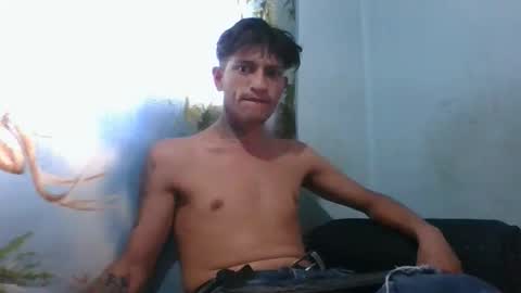 Snapshot of resurgirkratosking999 chatting on December 14, 8:46 pm Luis online show from December 14, 8:46 pm