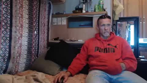 Rhett online show from April 5, 10:18 pm