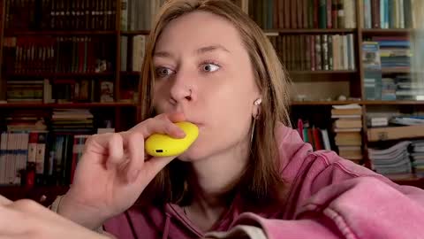 Rie online show from April 5, 2:03 pm