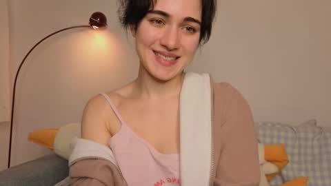 Ewiwi online show from December 22, 4:26 pm