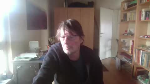 Snapshot of revoir chatting on February 27, 10:48 am Chris online show from February 27, 10:48 am