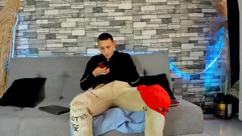 Snapshot of rey_masterhot chatting on October 22, 7:02 pm reymasterhot online show from October 22, 7:02 pm