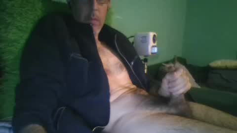 reyes_albert2006 online show from March 10, 11:53 am