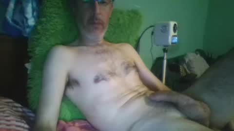 reyes_albert2006 online show from April 4, 9:07 am