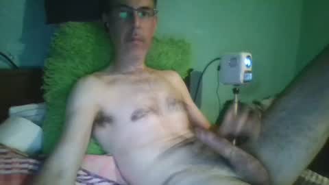 reyes_albert2006 online show from April 13, 6:19 am