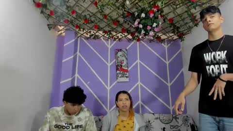 Snapshot of reymoushiroygue chatting on October 3, 1:30 pm reymoushiroygue online show from October 3, 1:30 pm