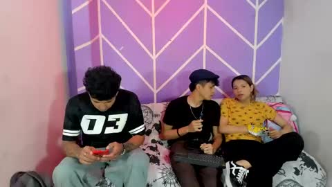 Snapshot of reymoushiroygue chatting on October 24, 1:18 pm reymoushiroygue online show from October 24, 1:18 pm