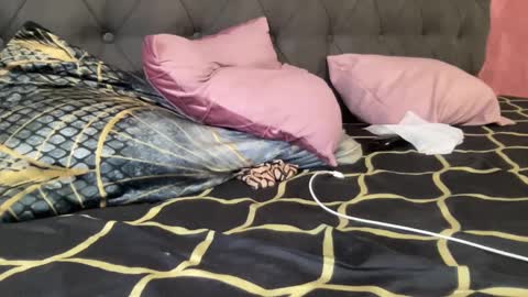 Snapshot of reyna77 chatting on January 19, 4:44 am reyna77 online show from January 19, 4:44 am