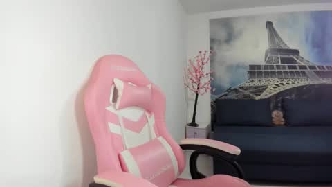 rheaetthan online show from February 18, 9:00 pm